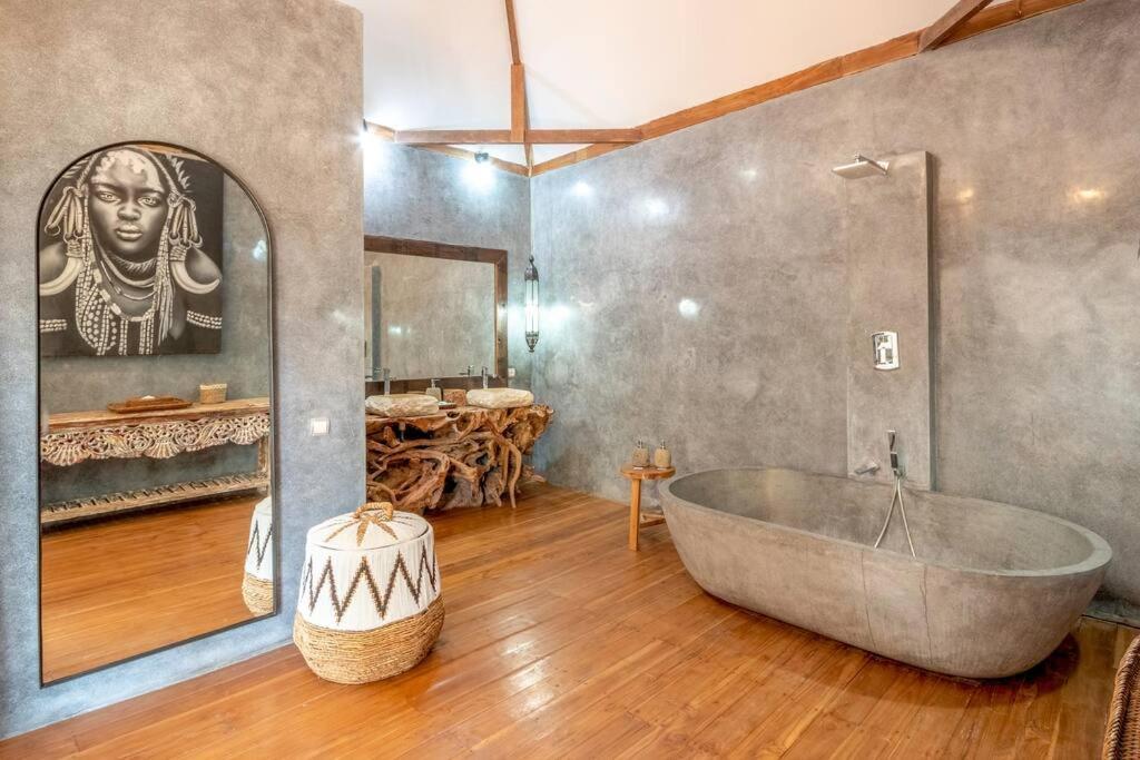 Secret River Villa - Luxury Villa 5 Bedrooms - Kerobokan - Canggu Bagian luar foto